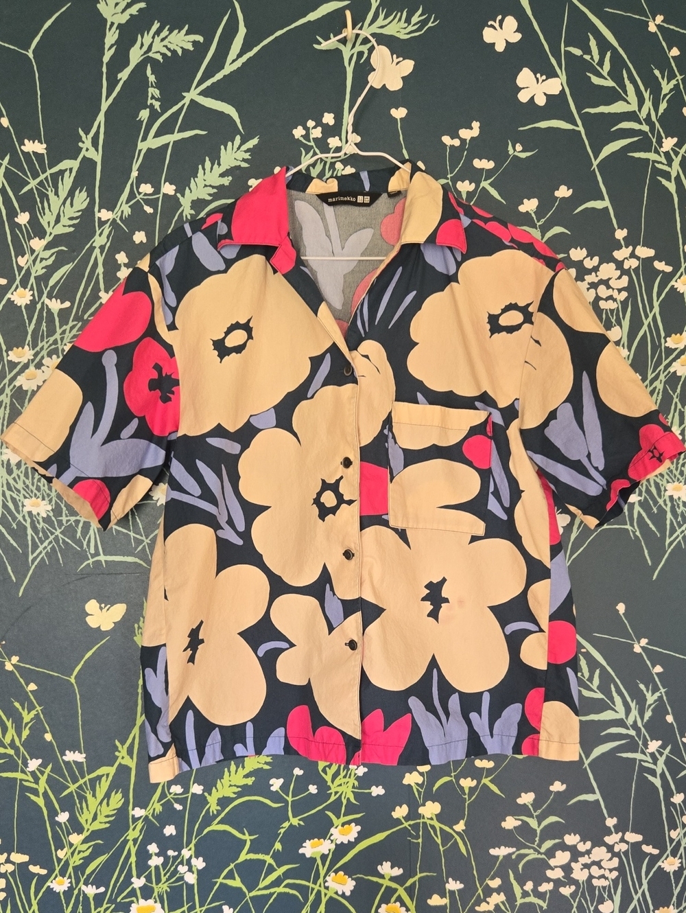 Marimekko x Uniqlo Floral Camp Collar Button-Up in Black, Cream & Red